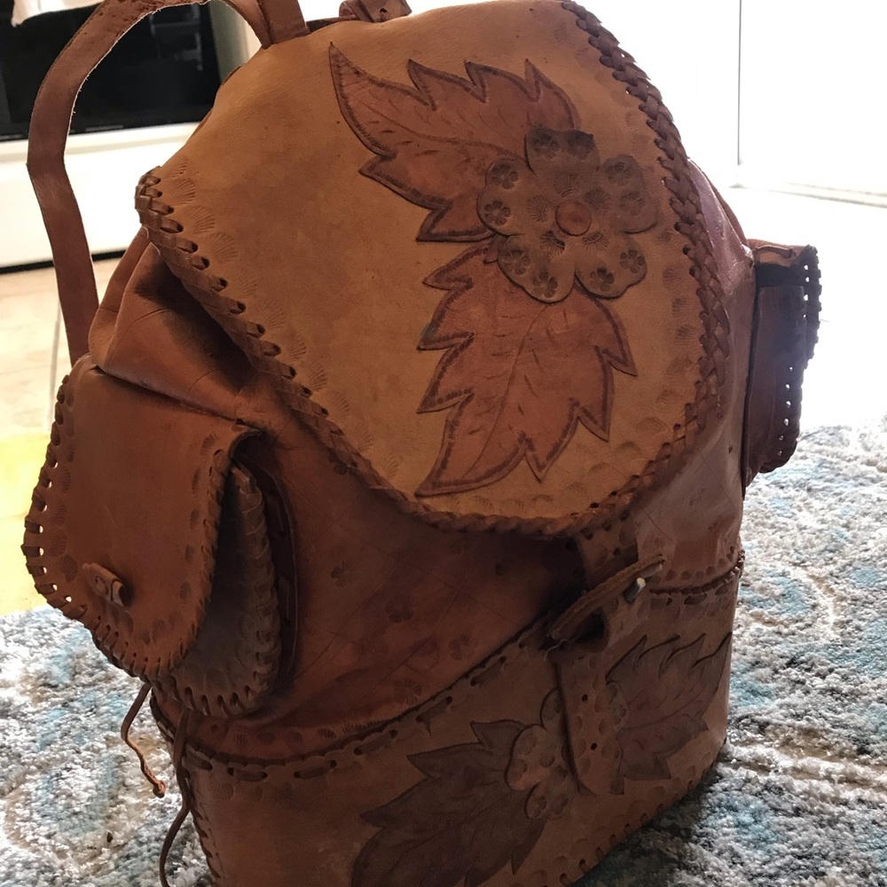 Leather backpack - Picture 5 of 8